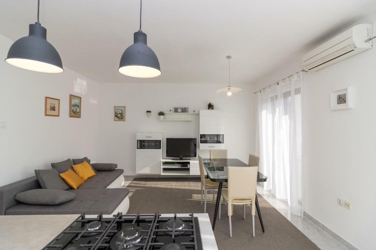 Apartment Beautiful Garden By Rent Istria 波雷奇 外观 照片